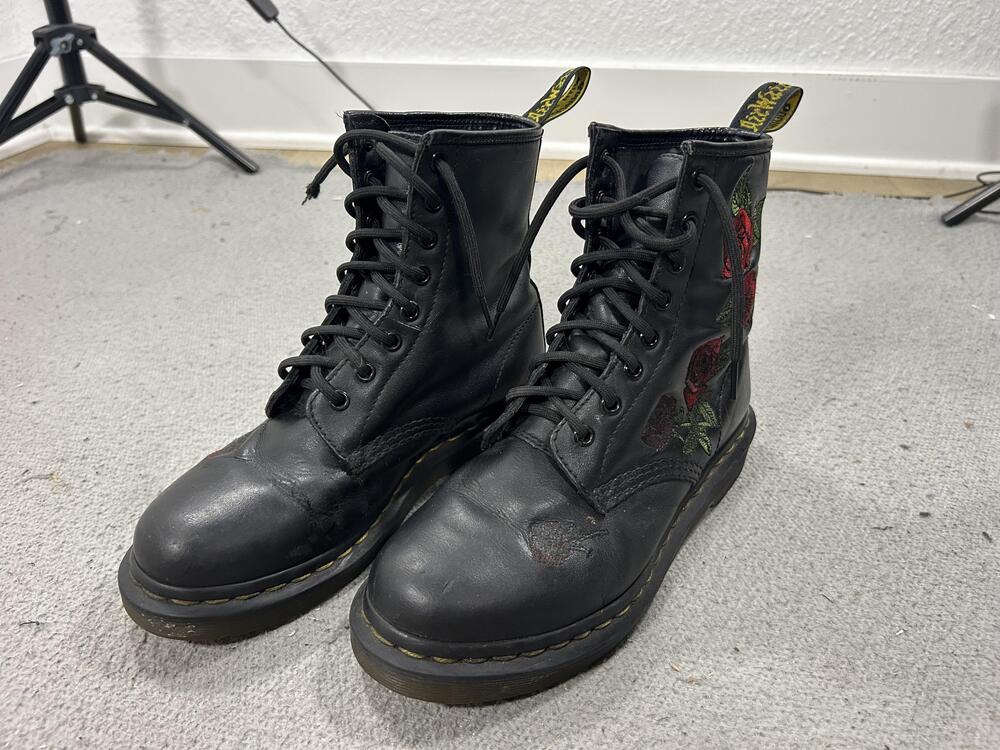 Dr. Martens 1460 Vonda Boots Womens Size 7 Black Leather Rose Combat Goth Punk